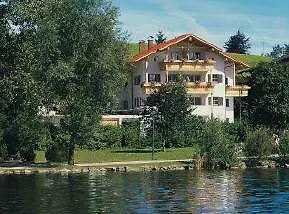 Apartment Gaestehaus Guggomos 