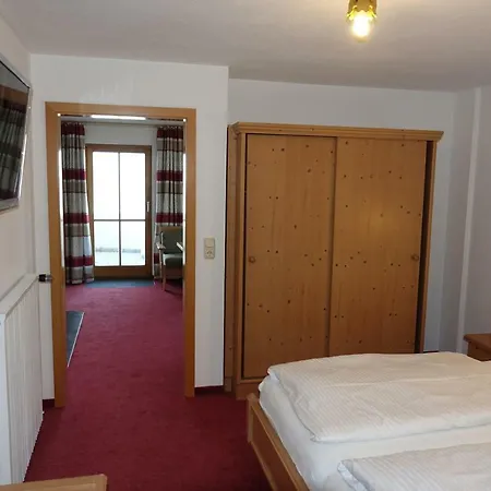 Apartamento Gaestehaus Guggomos 